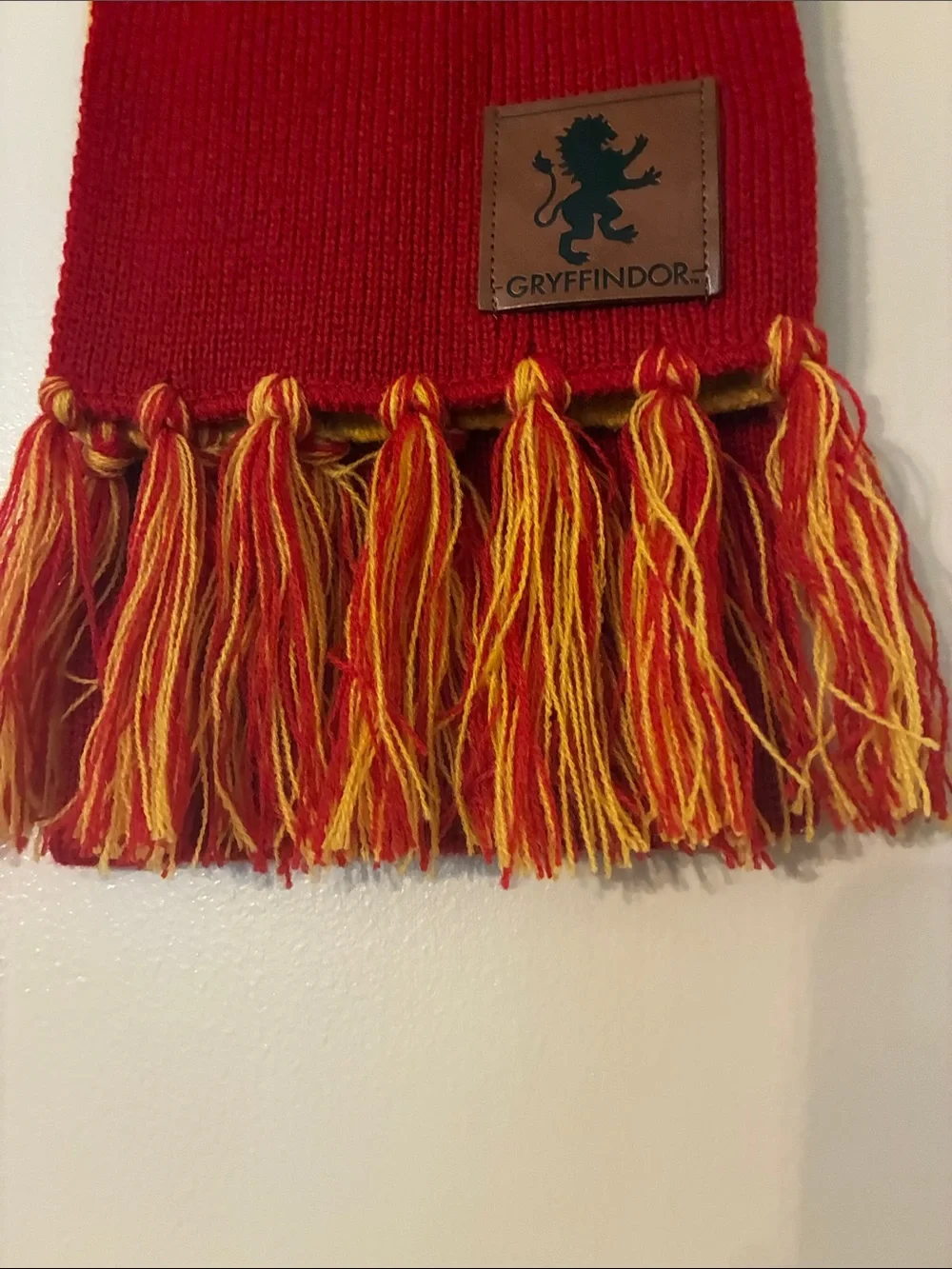 Harry Potter - Gryffindor ( unisex) Scarf - Picture 3 of 6